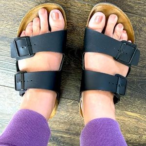 •womens• birkenstock sandals - classic w/ 2 black straps
